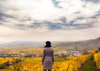 Cum să îți personalizezi rutina de îngrijire a pielii în funcție de anotimp