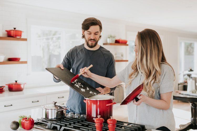 Urmați pașii experților culinari pentru a crea cele mai gustoase rețete tradiționale românești