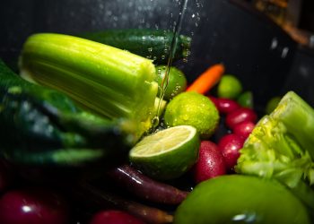 Dieta raw vegan: beneficii, provocări și rețete delicioase pentru a te menține sănătos