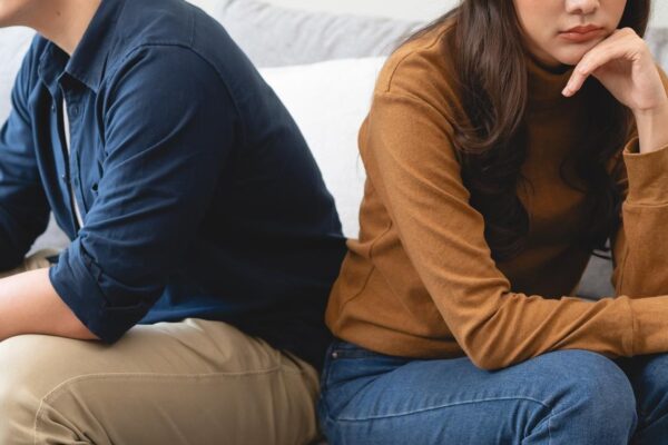 De ce unele cupluri încetează să mai vorbească despre lucrurile care contează