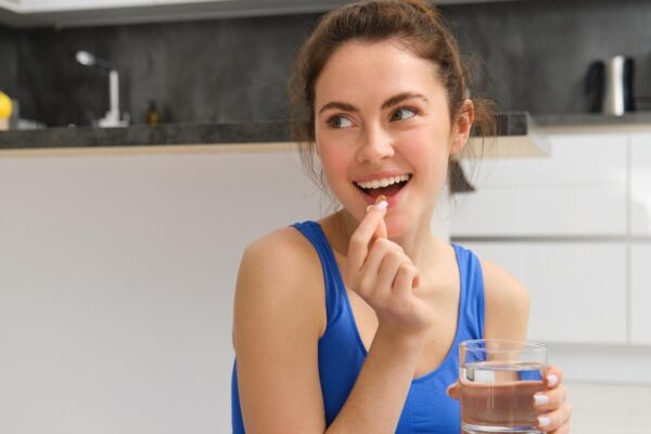 Slăbirea cu pastile: de ce planul trebuie să includă și nevoile nutriționale